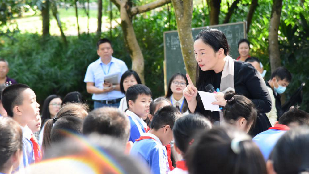 這是兒童的節(jié)日，更是對(duì)成年人的提醒