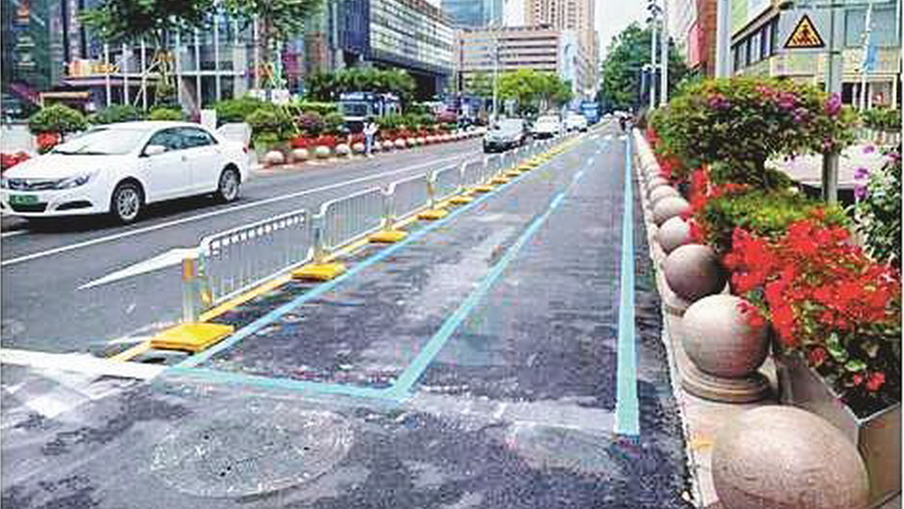非機(jī)動(dòng)車該向誰(shuí)“要”路權(quán)？